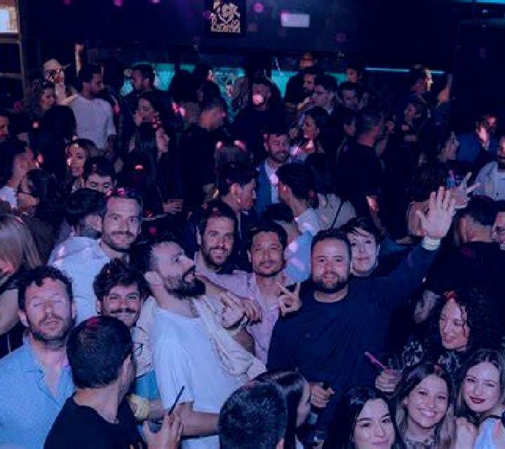 Abril 2 Griegos escort