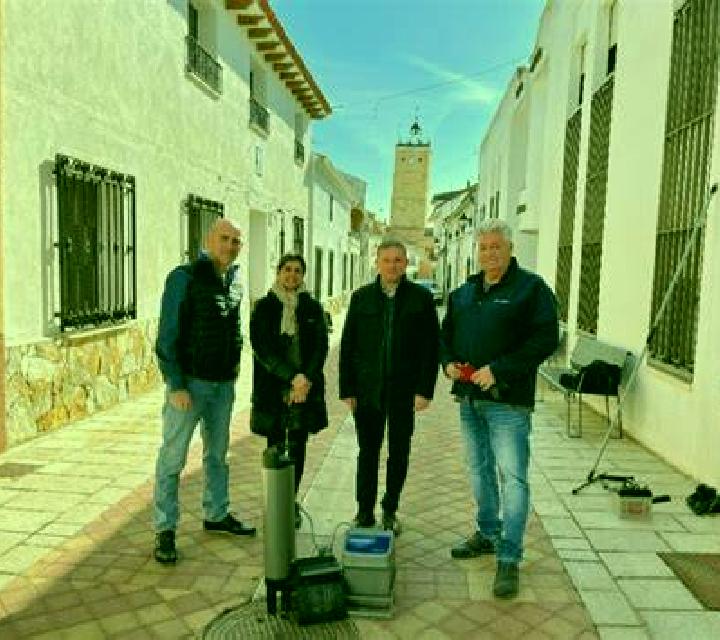 Abril 2 Pollos escort