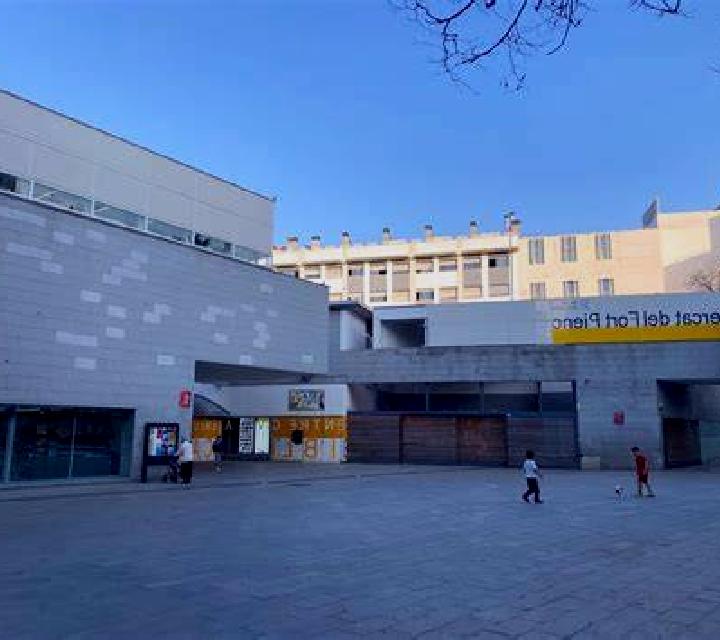 Abril Manon escort
