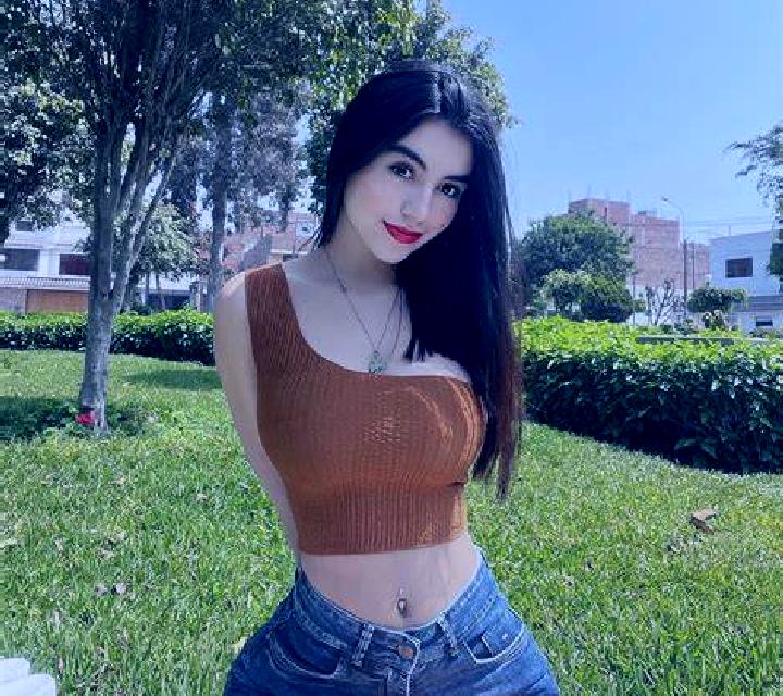 Adriana 3 Valdeavellano escort