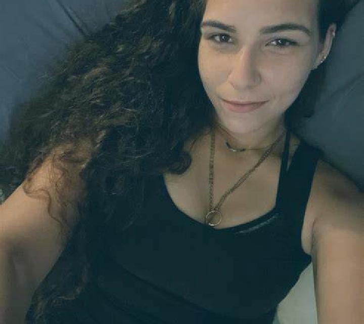 Antonella Fonelas escort