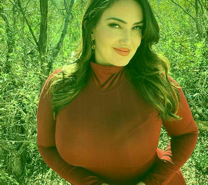 Aurora 2 Almendra escort
