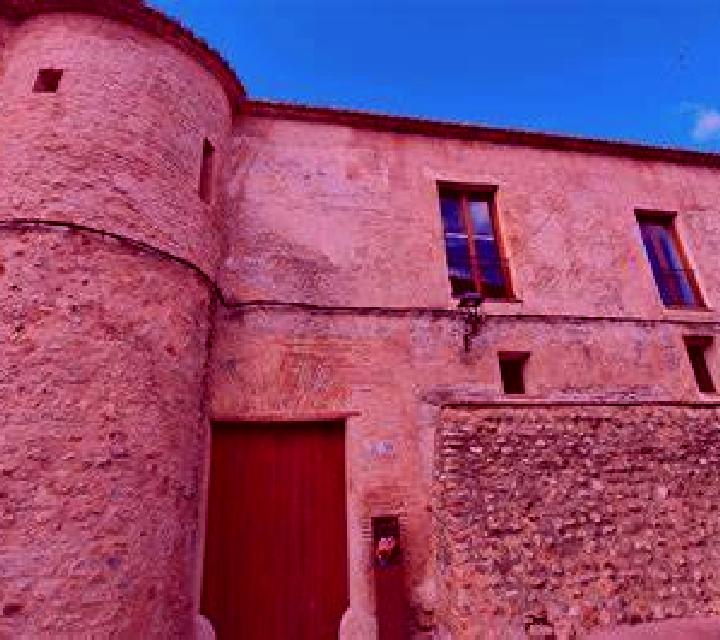 Aurora 3 Castillo de Villamalefa escort