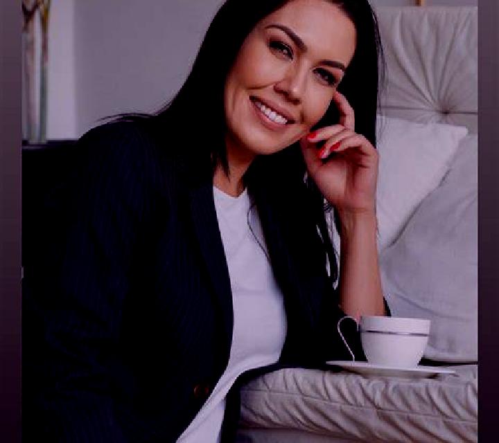 Carla Castillonuevo escort