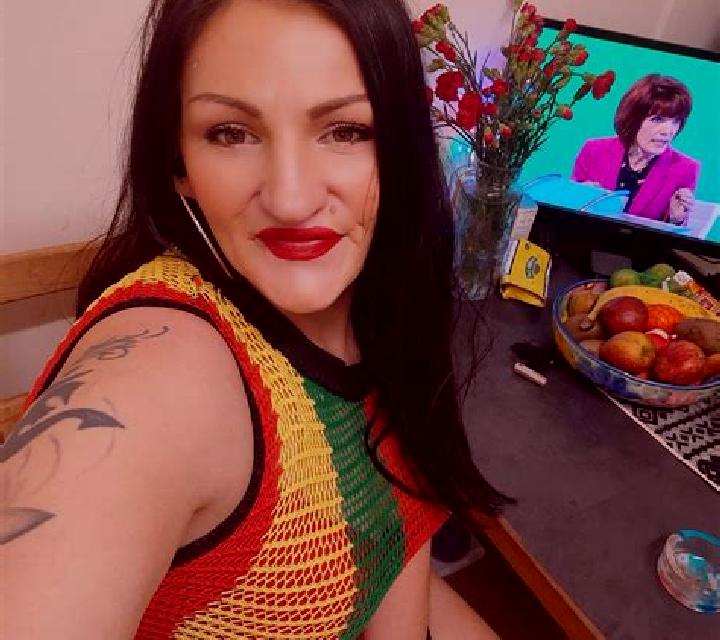 Cecilia 3 Termens escort