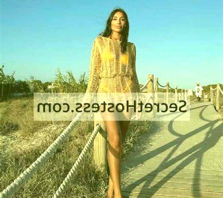 Claudia Cobdar escort