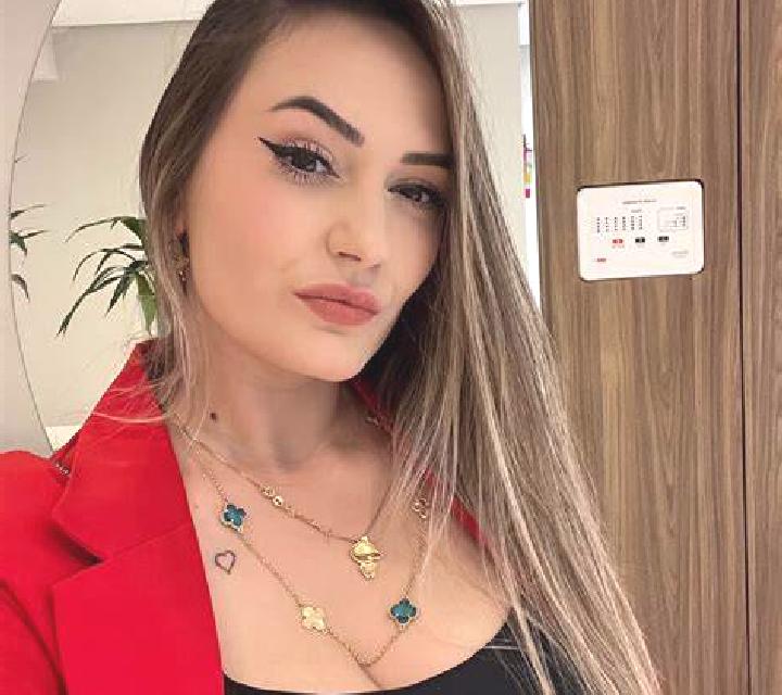 Elena Chimeneas escort