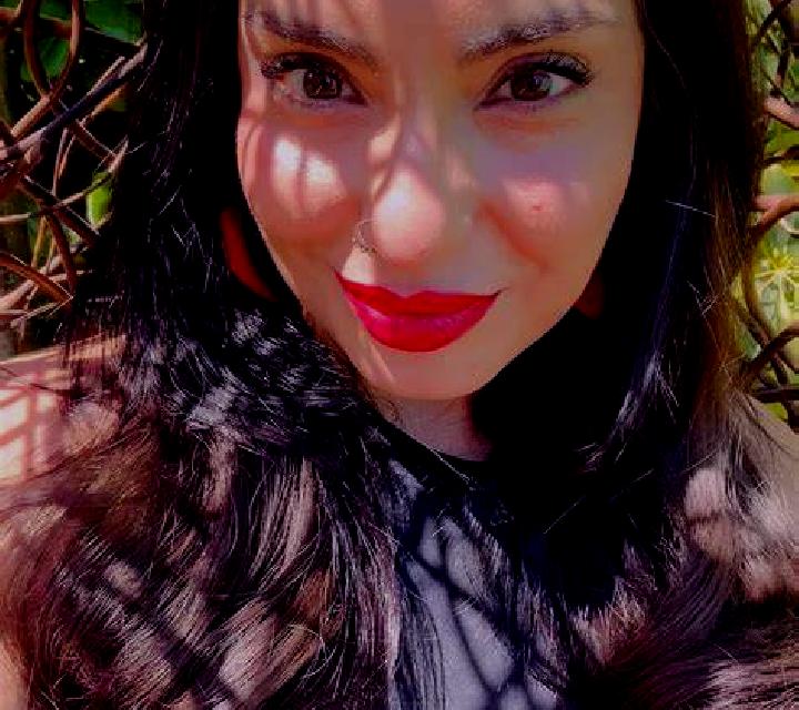 Elena Tajahuerce escort