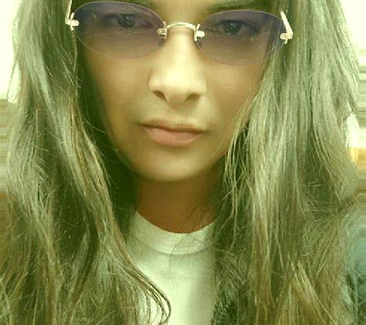 Emilia 2 Pesoz escort