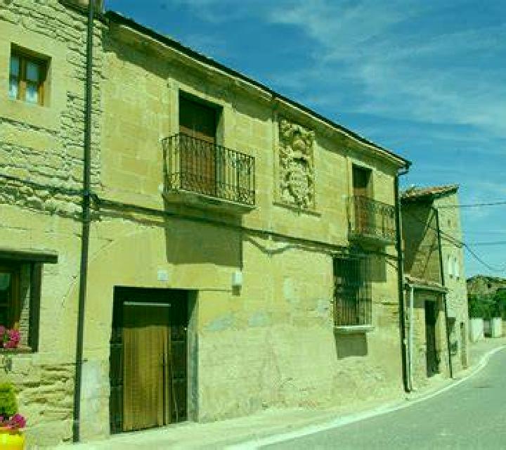 Estrella Llivia escort