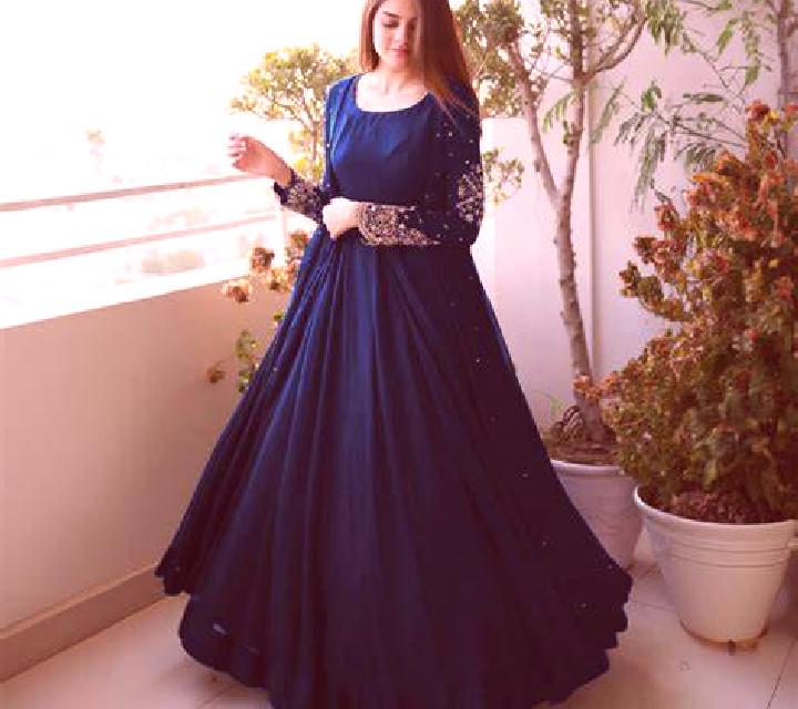 Estrella Navalagamella escort