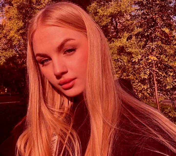 Giulia 2 Carenas escort