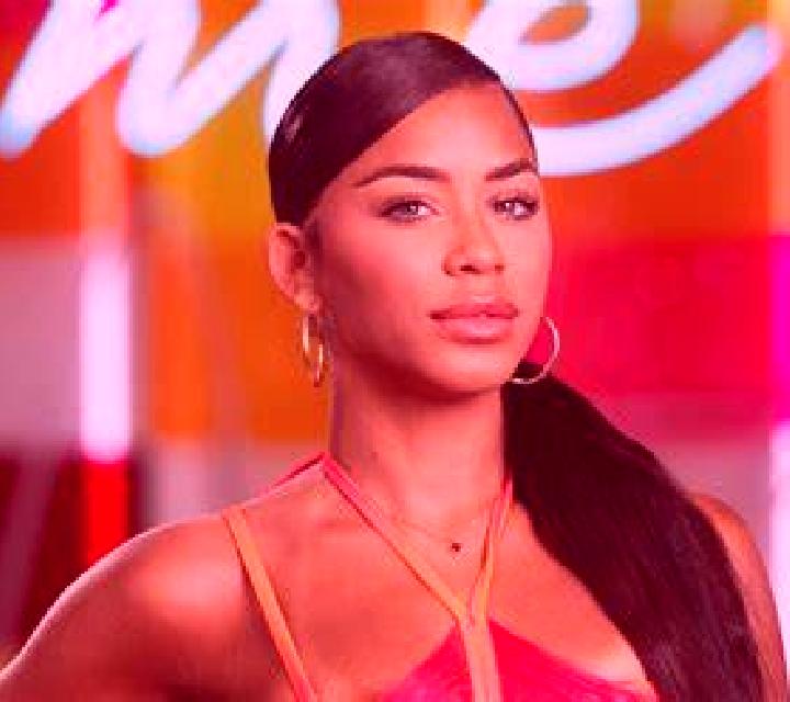 Giulia 3 Rossello escort