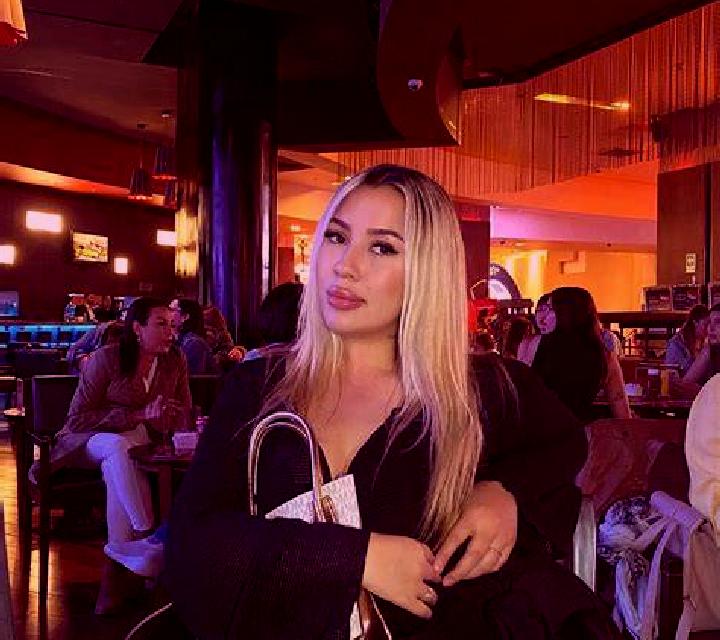 Giulia Toral de los Guzmanes escort