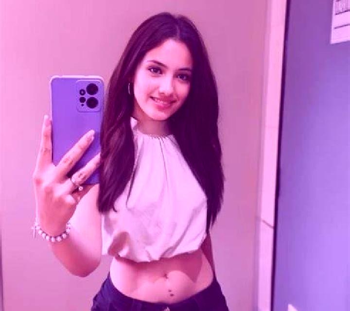 Isabella Leitza escort