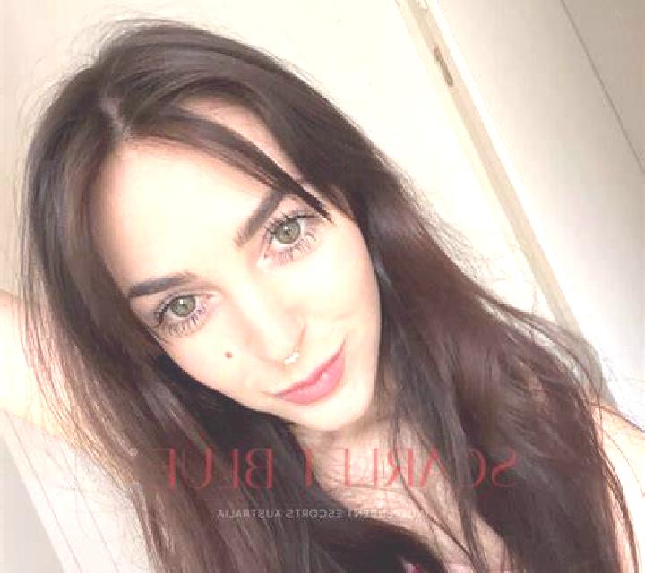 Jade Don Alvaro escort
