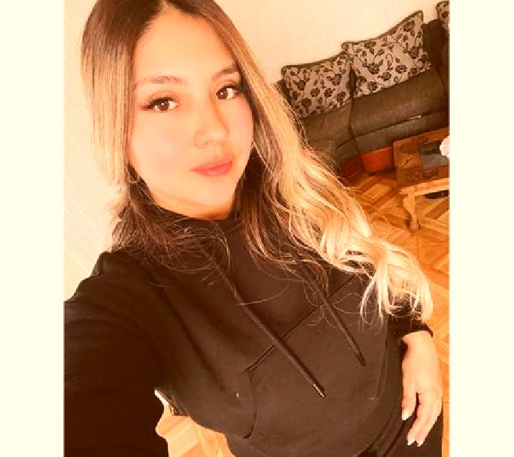 Lola Laguardia escort