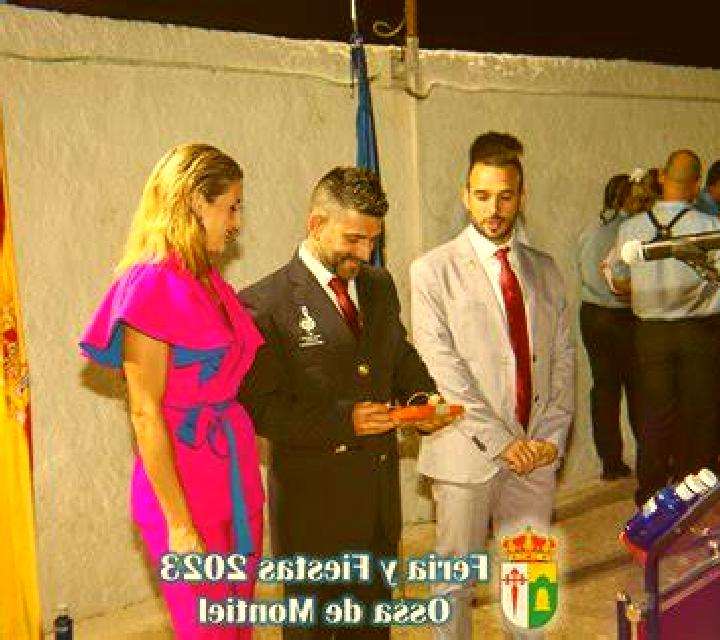 Luna 2 Arcediano escort