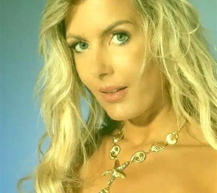 María Castello de Farfanya escort