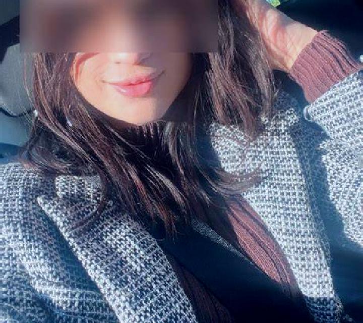 María Vallirana escort