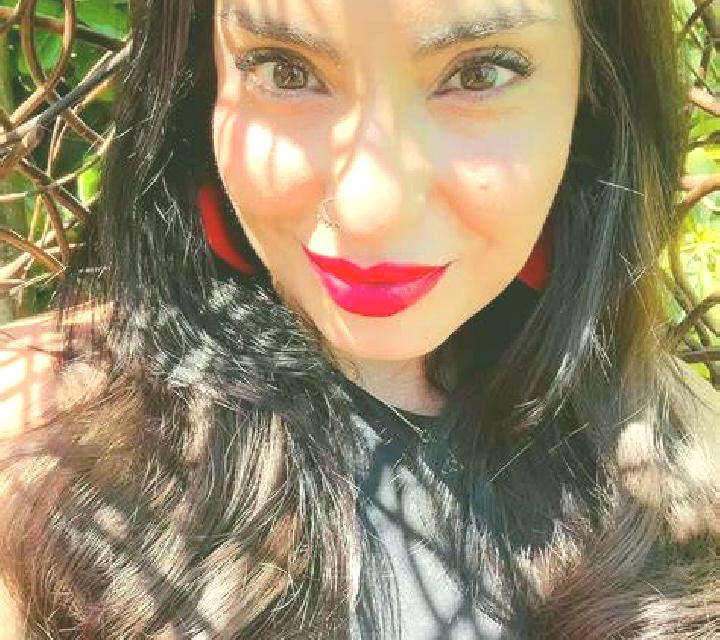 Marta Cesuras escort