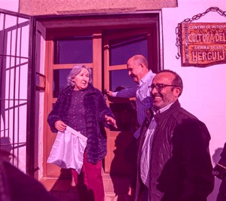 Miriam Tollos escort