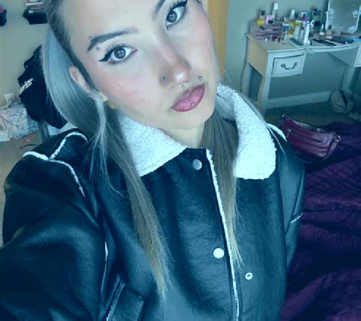 Ángela 2 Buger escort