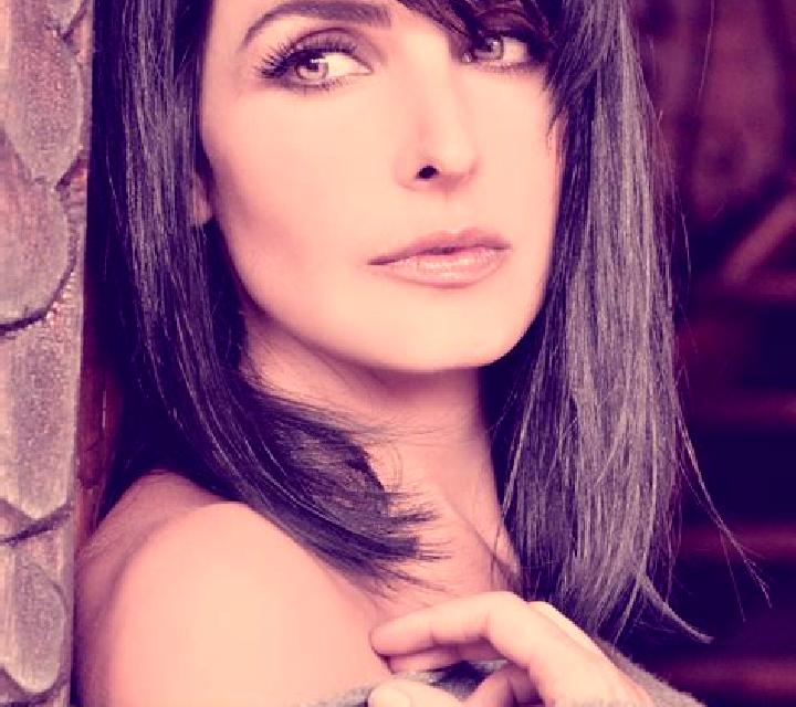 Paula 3 Durcal escort