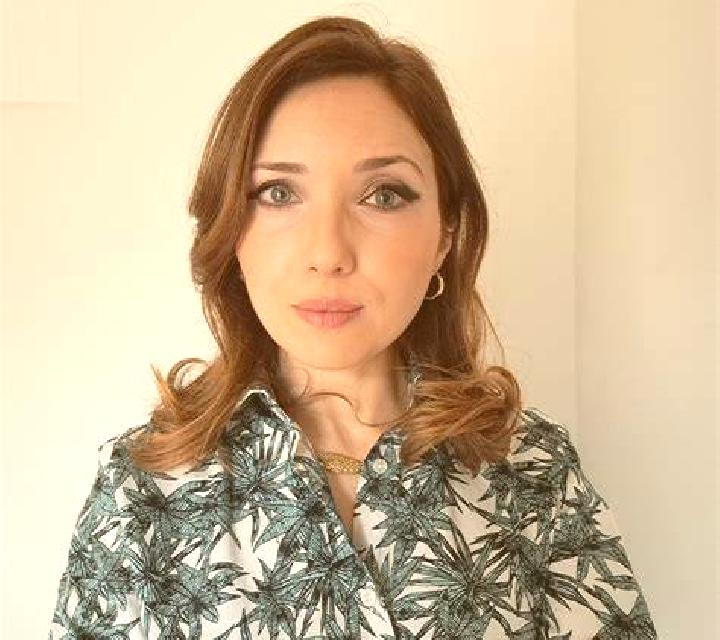 Paula 3 Relleu escort