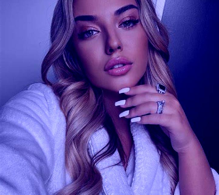 Regina Moratinos escort
