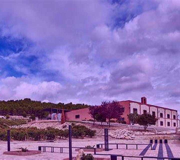 Regina Santa Maria del Berrocal escort