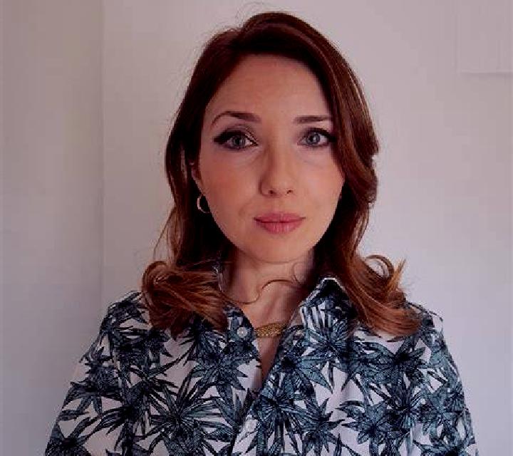 Renata 3 Abades escort