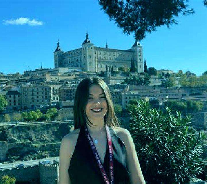 Rosa 3 La Lantejuela escort