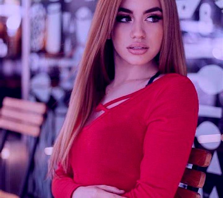 Sofía Arroba escort