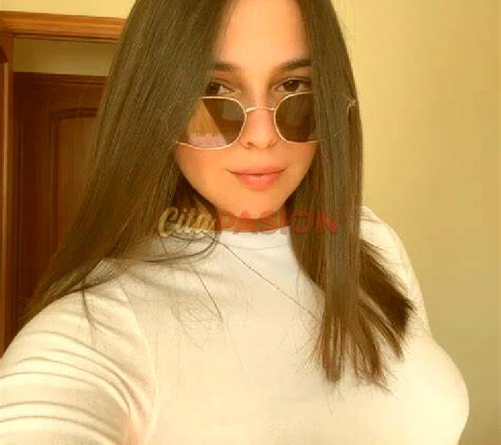 Valeria Lobios escort