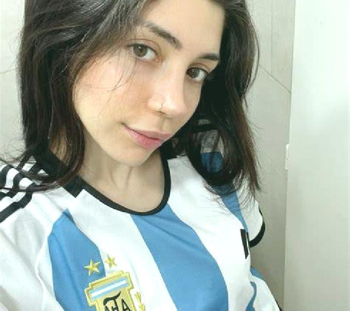 Valeria Torrevelilla escort